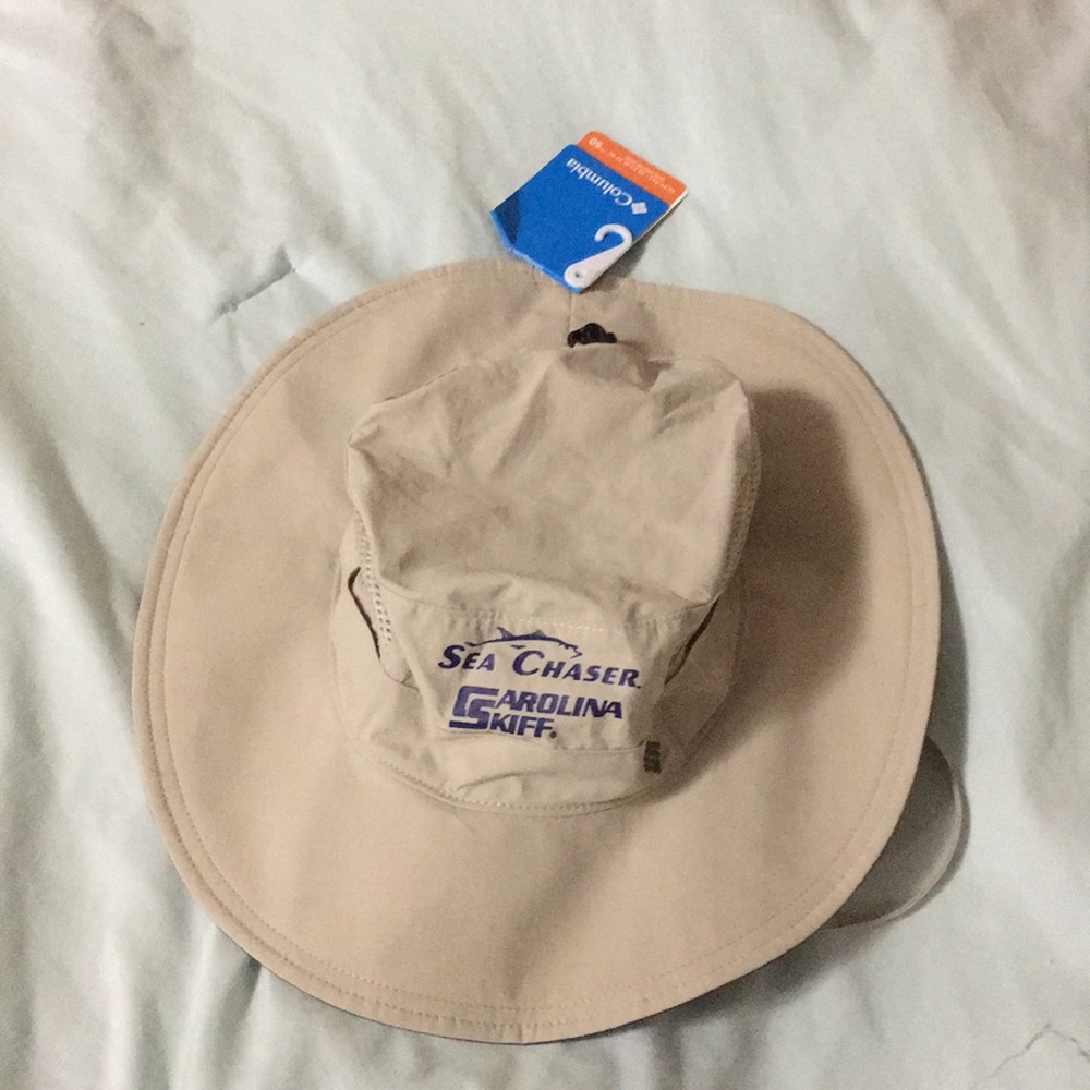 Columbia fishing/outdoors hat Carolina Skiff